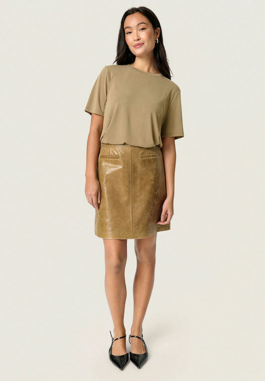 SOAKED IN LUXURY | Tee-shirt "COLUMBINE" - Kaki