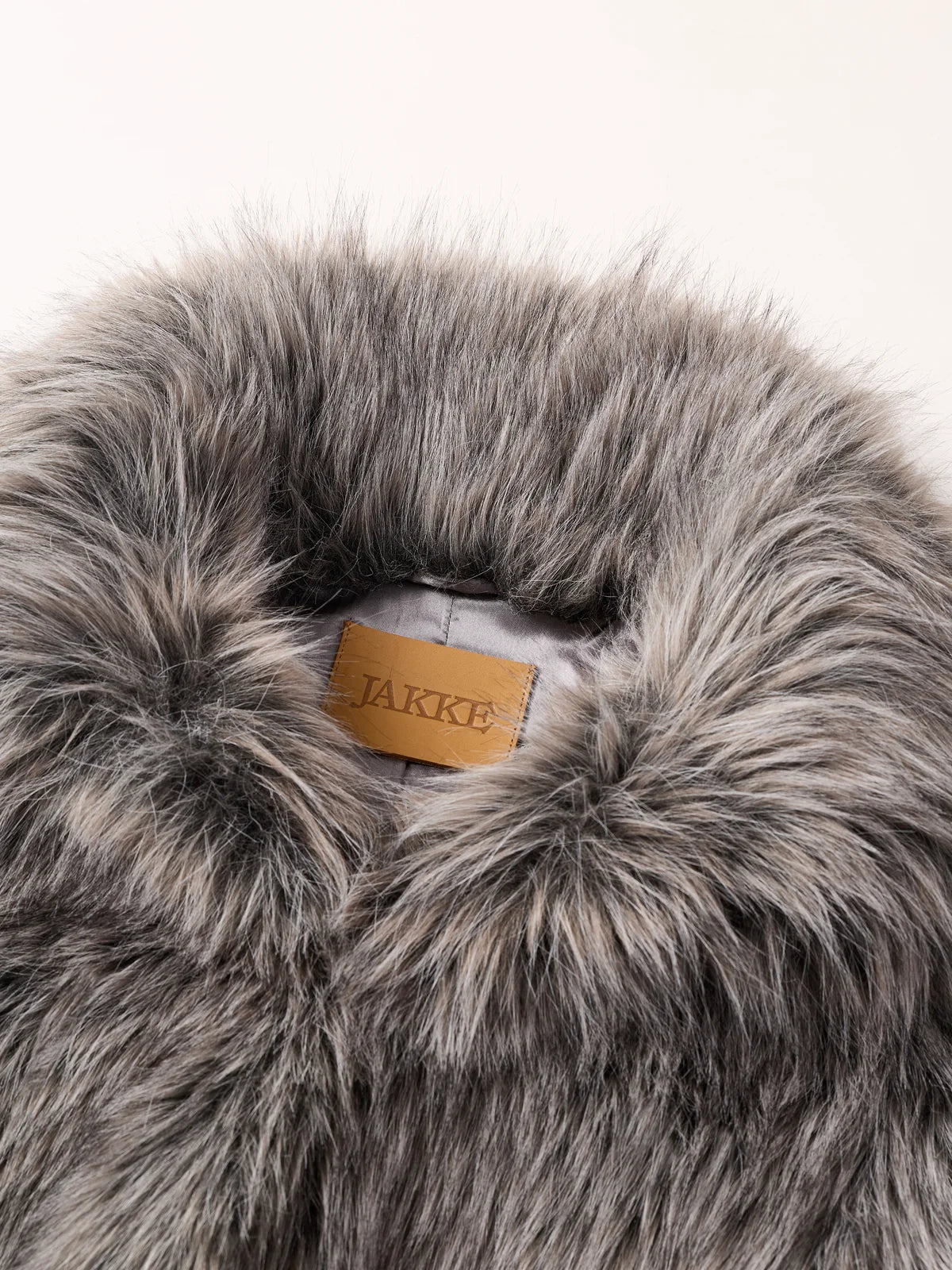 JAKKE | Veste en fausse fourrure 'Spun' | Gris Argent