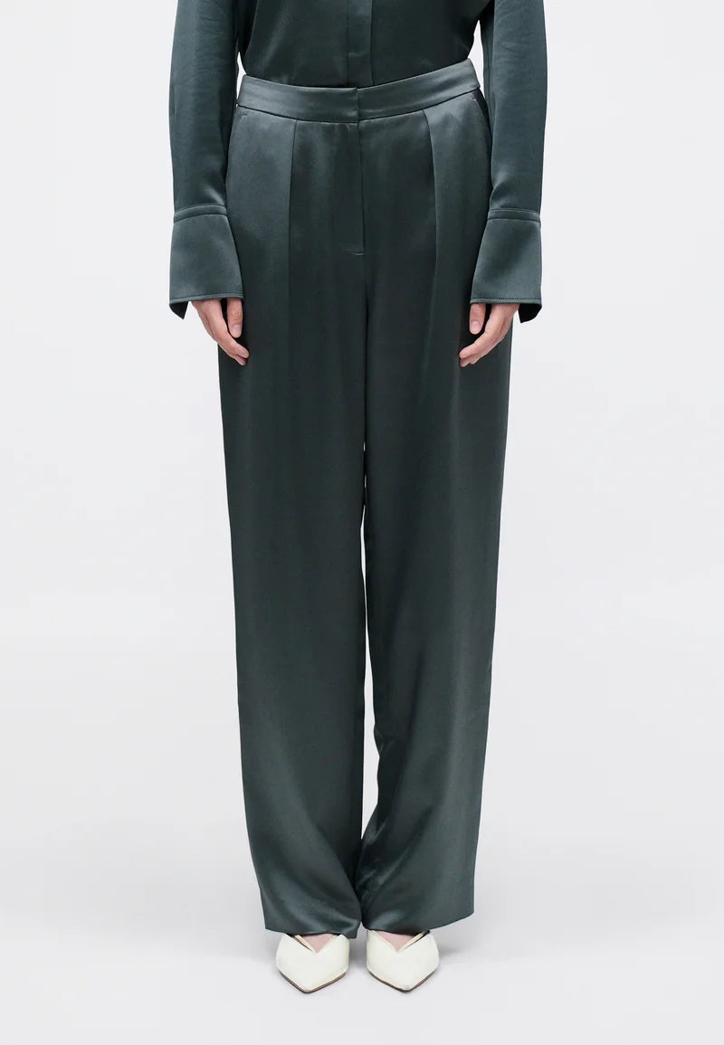 Tiger of Sweden |  Pantalon droit en satin ''Inga'' - Armée pétrole