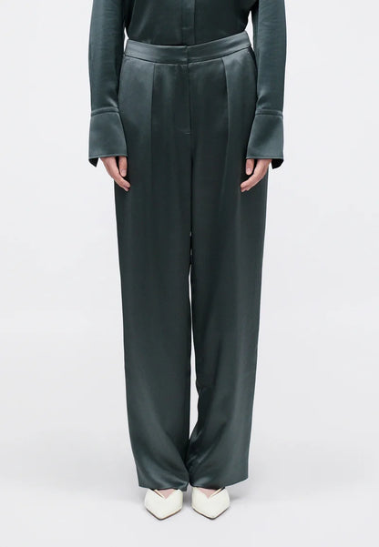 Tiger of Sweden |  Pantalon droit en satin ''Inga'' - Armée pétrole