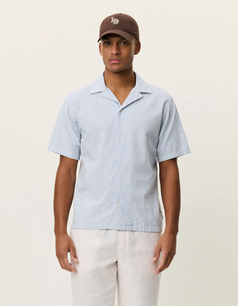 Les Deux | Chemise rayée à manches courtes "Lukas" - Bleu ciel