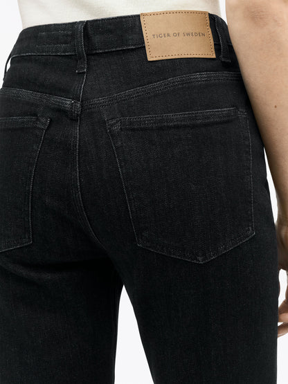 TIGER OF SWEDEN | Le jean slim droit ''Maggie'' - Noir
