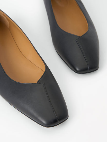 Tiger of Sweden | Ballerines Tripo à bout en biseau - Noir