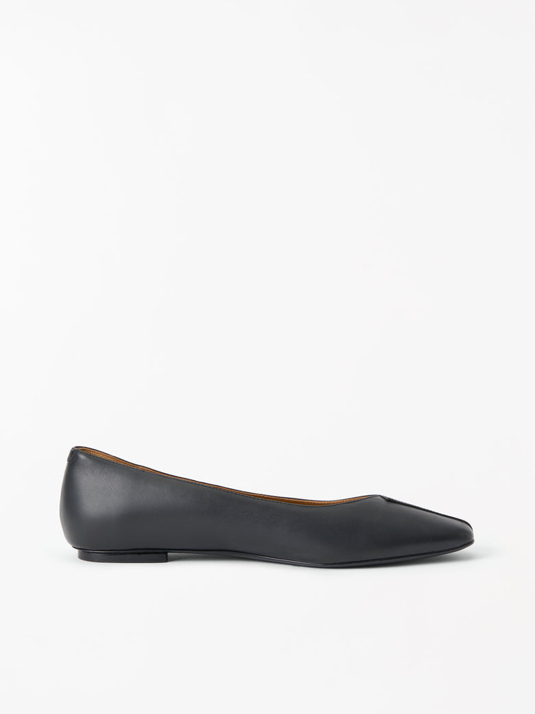 Tiger of Sweden | Ballerines Tripo à bout en biseau - Noir