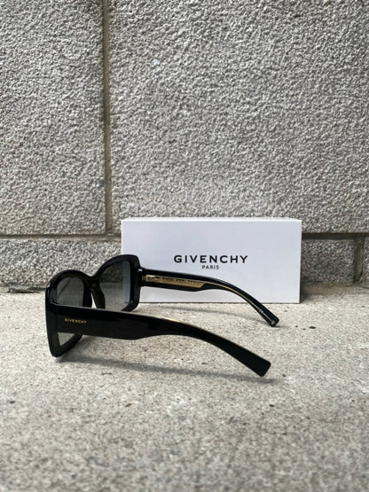 Givenchy  | Lunettes de soleil à monture surdimensionnée- Noir