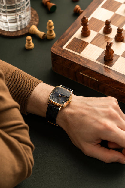 AV86 | Montre mécanique ''1954 Amalfi'' 36 mm | Or / Bleu marin
