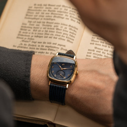 AV86 | Montre mécanique ''1954 Amalfi'' 36 mm | Or / Bleu marin