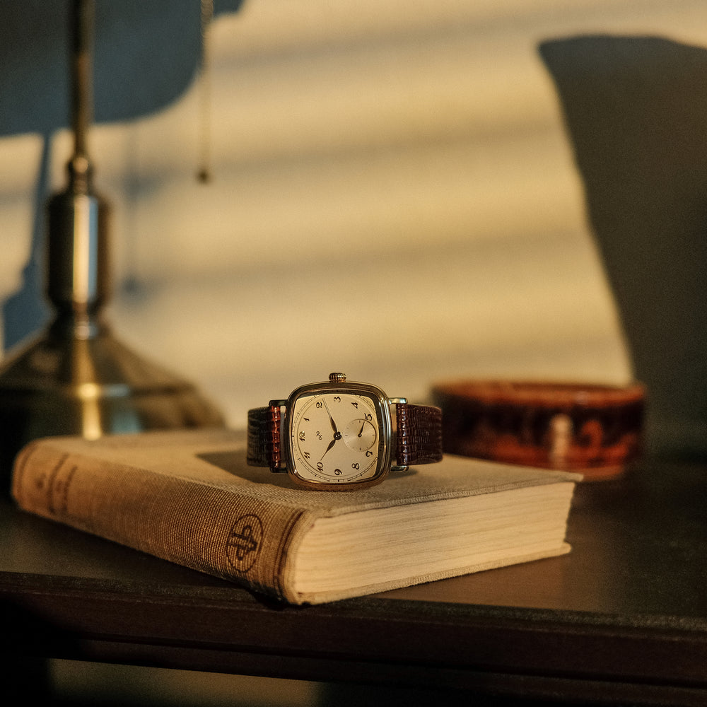 AV86 | Montre mécanique ''1954 Amalfi'' 36 mm - Or / Blanc cassé
