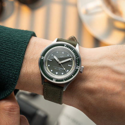 AV86 | Montre ''1956 Marine'' en acier de 41 mm | Acier / Vert