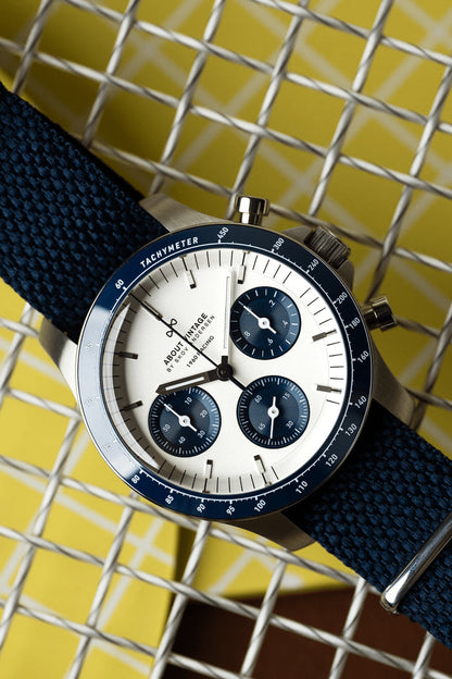 AV86 | Montre ''1960 Racing Chronograph'' 41 mm | Acier/Bleu marine - Blanc