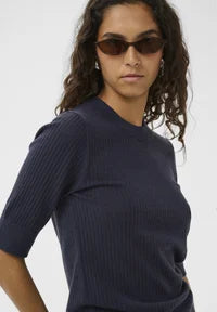 SOAKED IN LUXURY | Chandail 'Spina Tee' | Bleu foncé