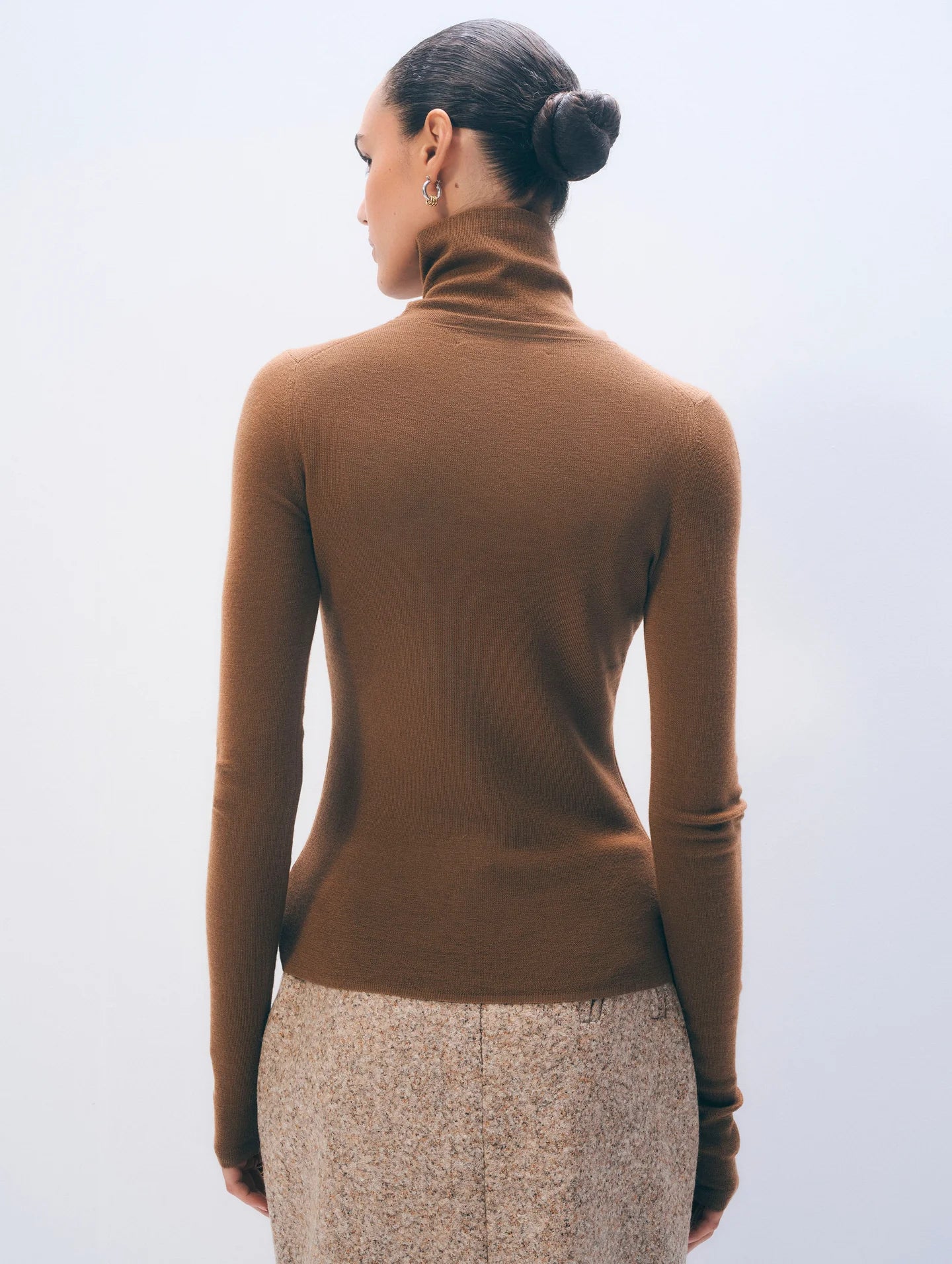 White + Warren |  Pull à col roulé ajusté en laine mérinos extra-fine - Caramel brûlé