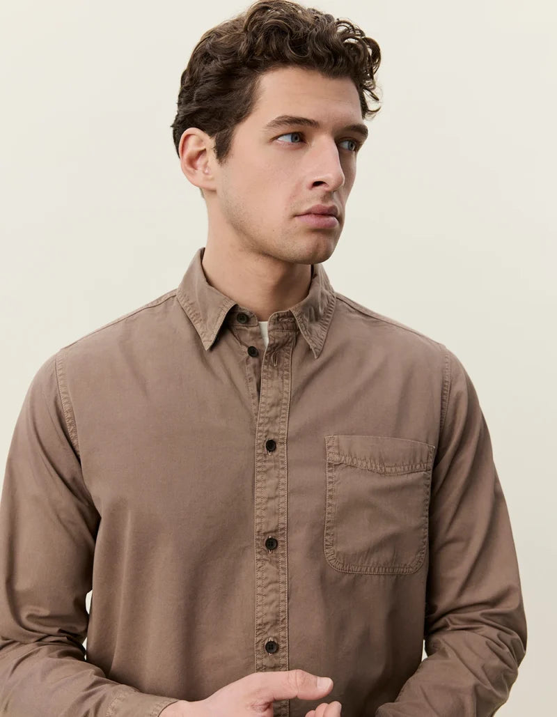 Les deux | Chemise en coton "Teinte en pièce" - Taupe