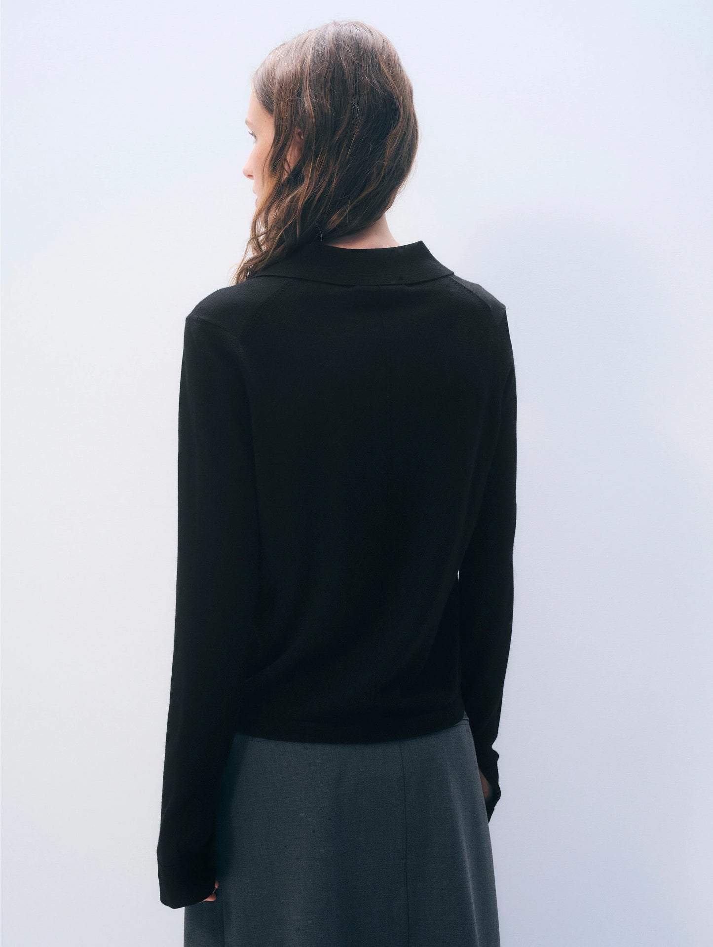 White + Warren |  Le polo en laine mérinos extra-fine - Noir