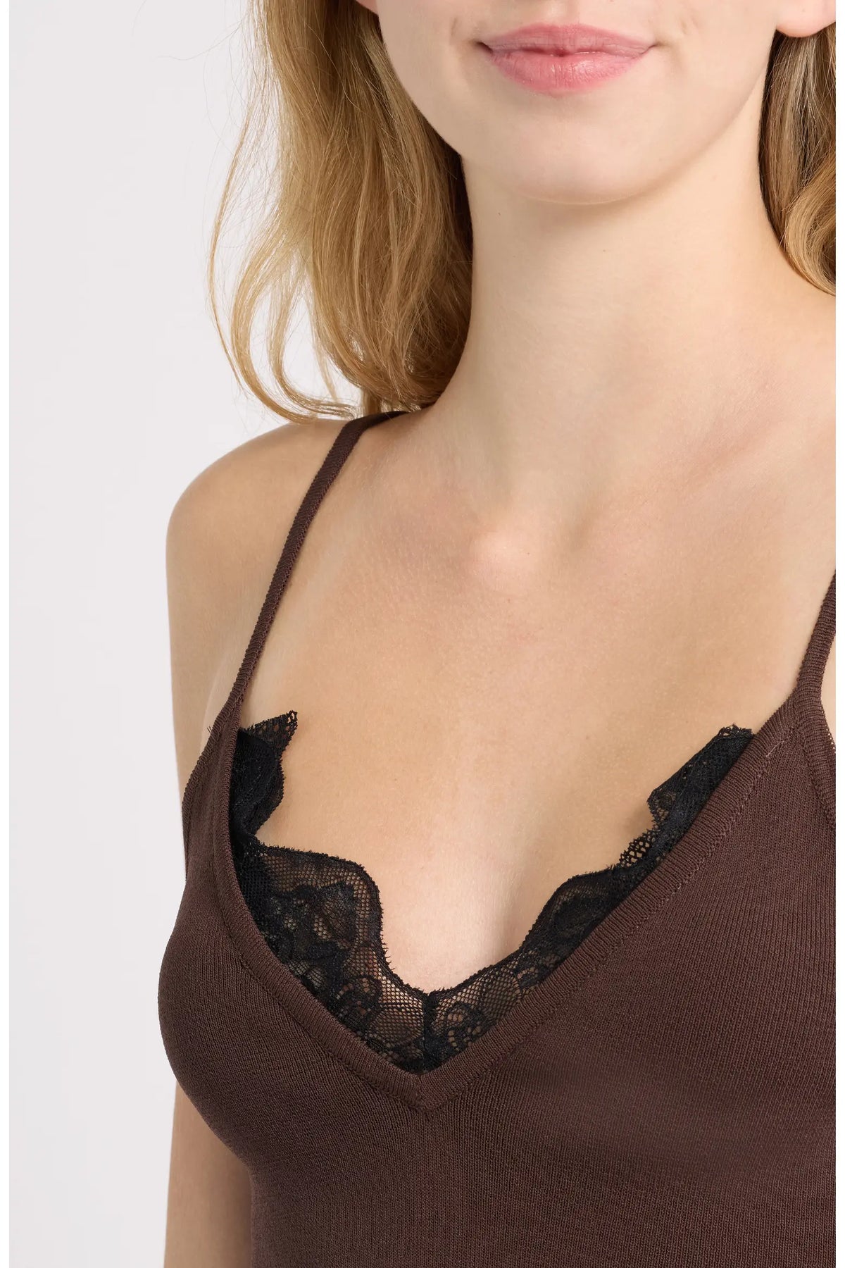 Dèluc | Camisole avec bordure en dentelle 'Television' | Chocolat