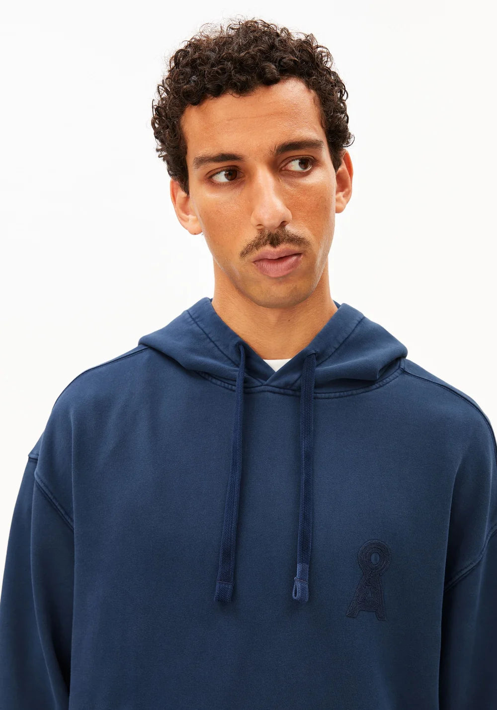 ARMEDANGELS | Sweat à capuche "ICONIC Å KIRAAN" - Bleu delavé