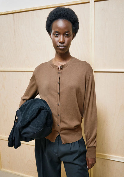 ARMEDANGELS | Cardigan en maille fine | Marron