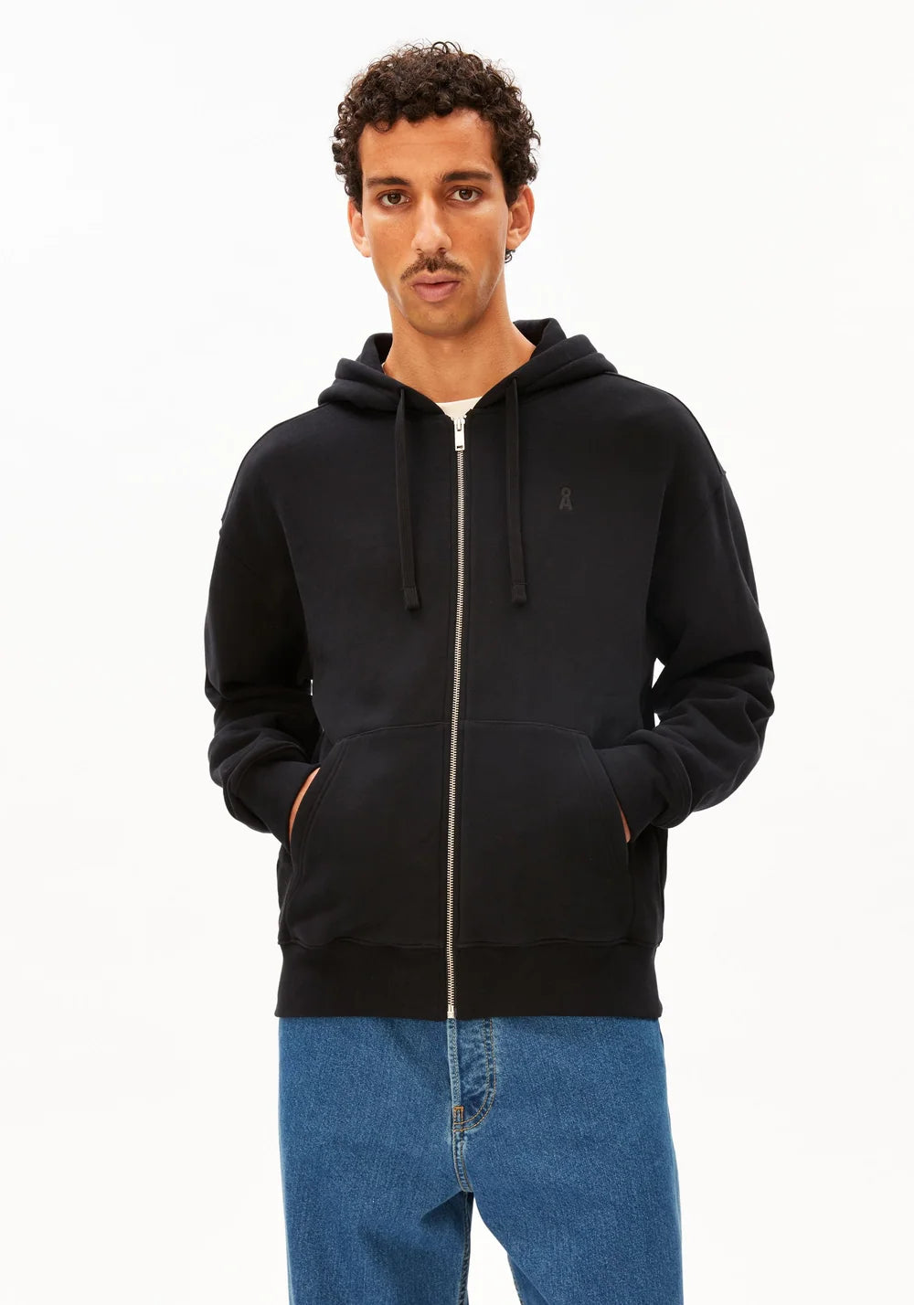 ARMEDANGELS | Sweat à capuche "SAROMIAAN" - Noir
