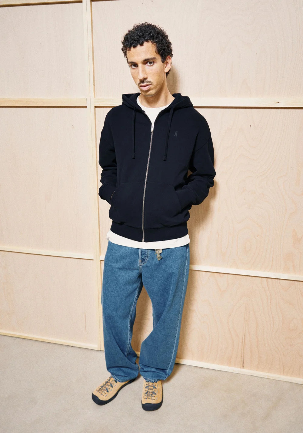 ARMEDANGELS | Sweat à capuche "SAROMIAAN" - Noir