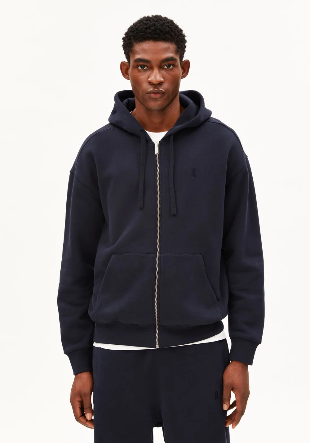 ARMEDANGELS | Sweat à capuche "SAROMIAAN" - Bleu nuit