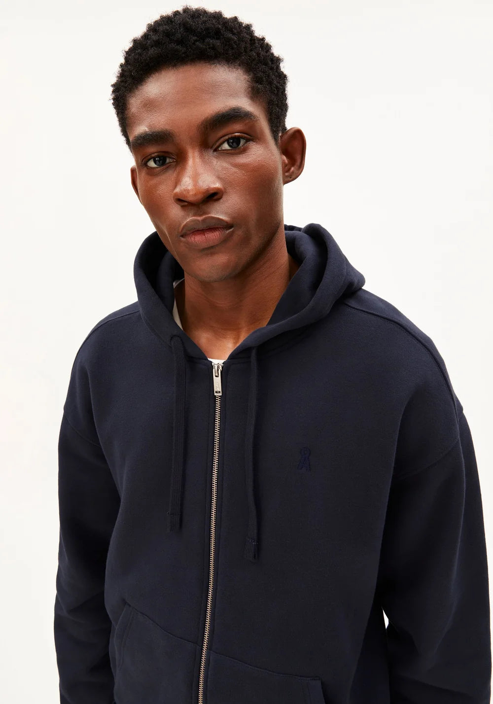 ARMEDANGELS | Sweat à capuche "SAROMIAAN" - Bleu nuit