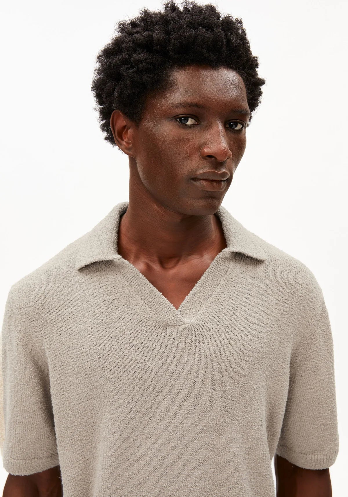 ARMEDANGELS | Polo en maille bouclé - Gris sable
