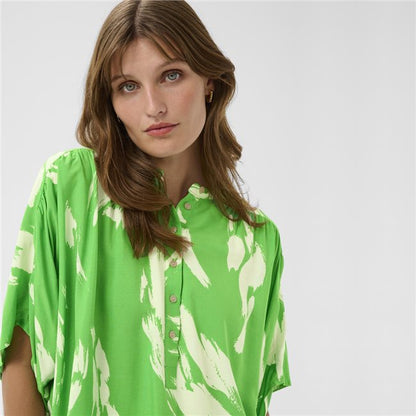 SOAKED IN LUXURY | Blouse 'Arjana'| Verte pomme