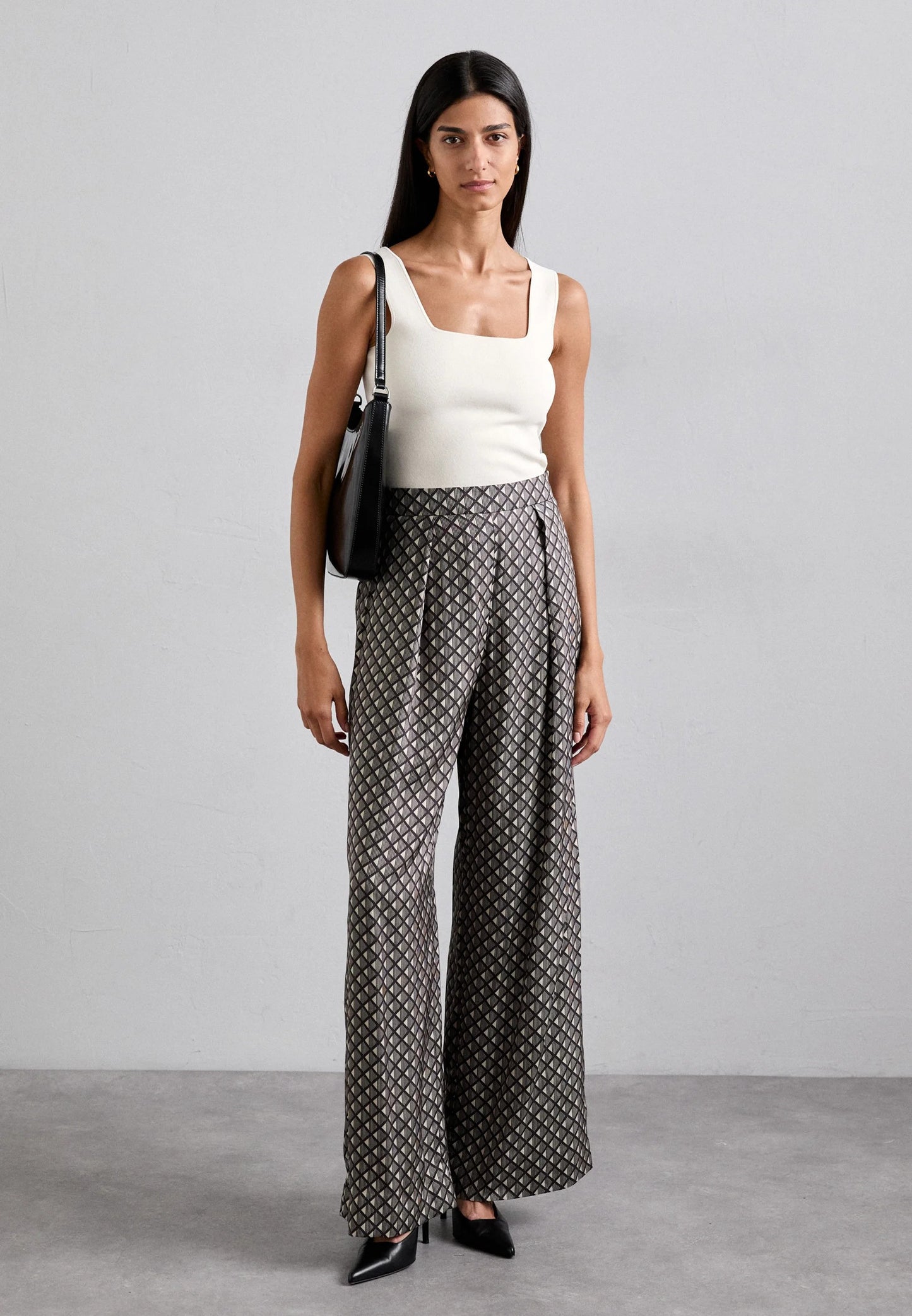 Tiger of Sweden | Pantalon drapé imprimé ''Cora'' - marron foncé/blanc cassé