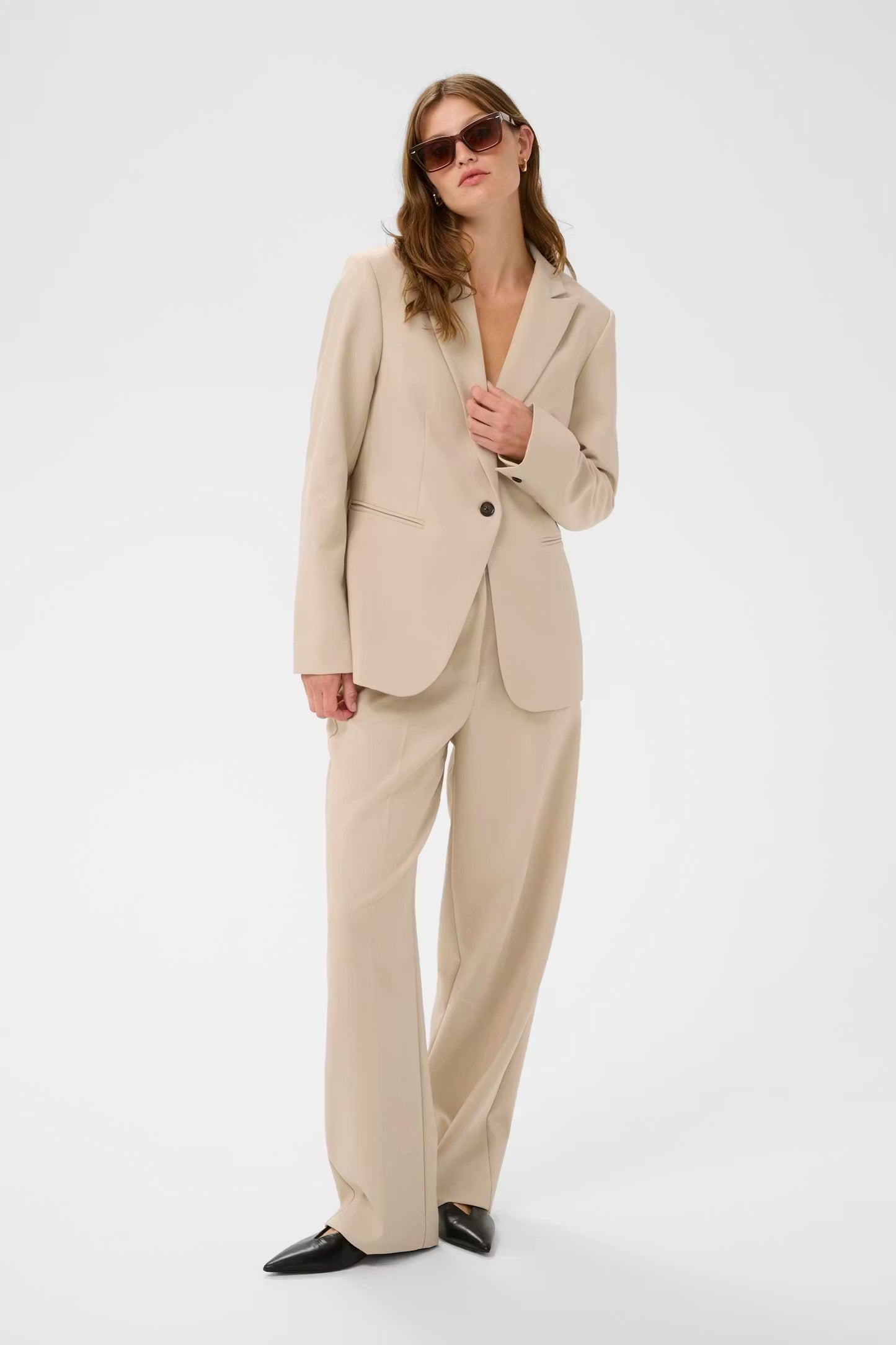 SOAKED IN LUXURY | Blazer 'Corinne'| Greige
