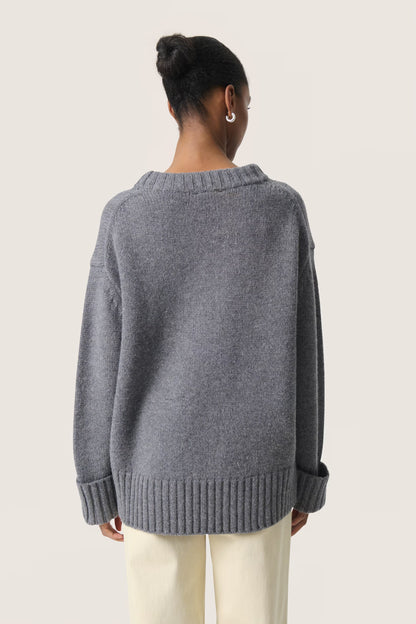 SOAKED IN LUXURY | Pull "Moline" - Gris/Black