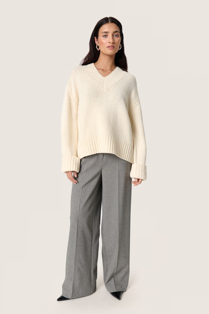 SOAKED IN LUXURY | Pull col en V "Moline " - Blanc