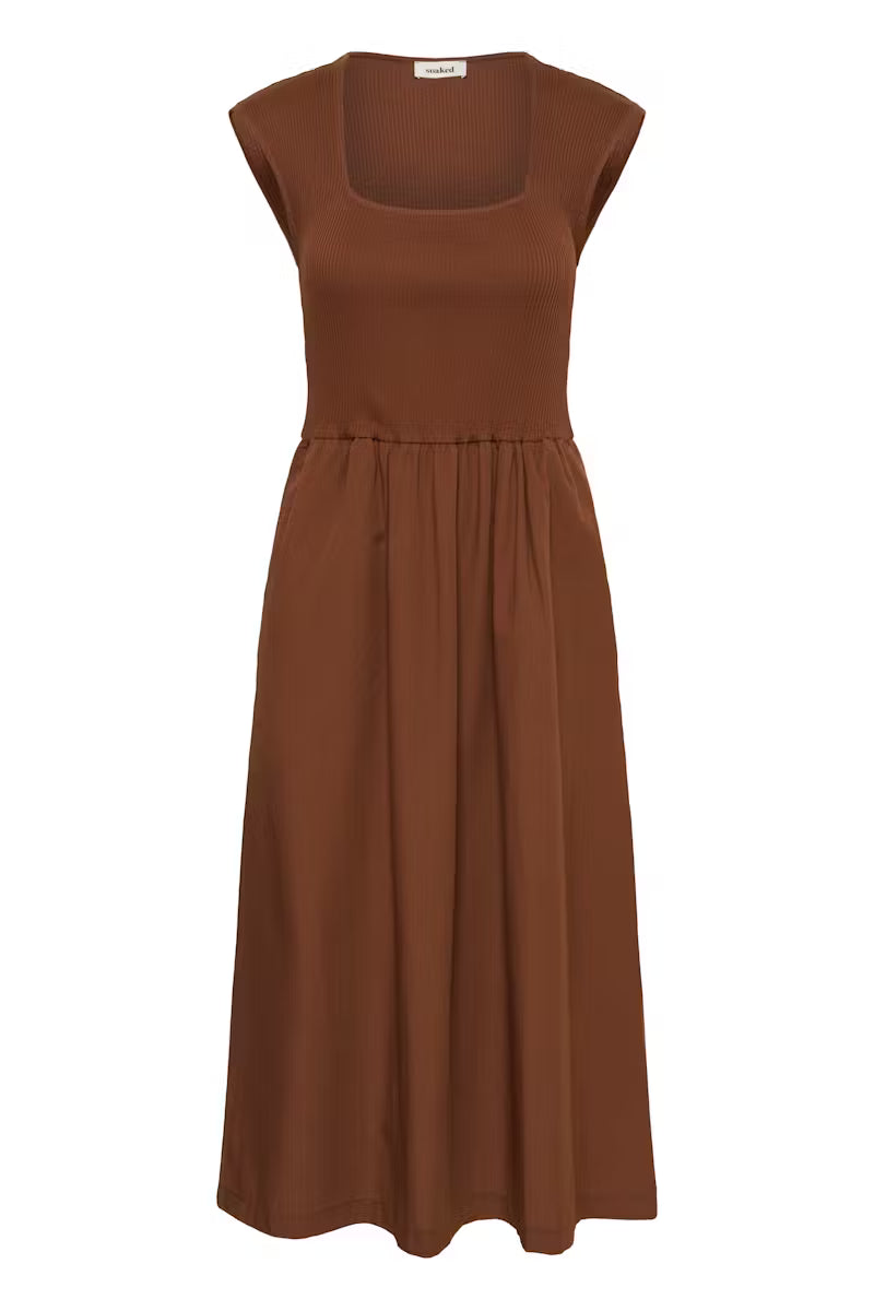 SOAKED IN LUXURY | Robe midi sans manches 'Simone' | Cappuccino