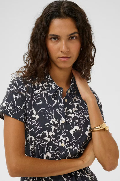 SOAKED IN LUXURY | Robe 'Arjana'| Bleu marine et blanc