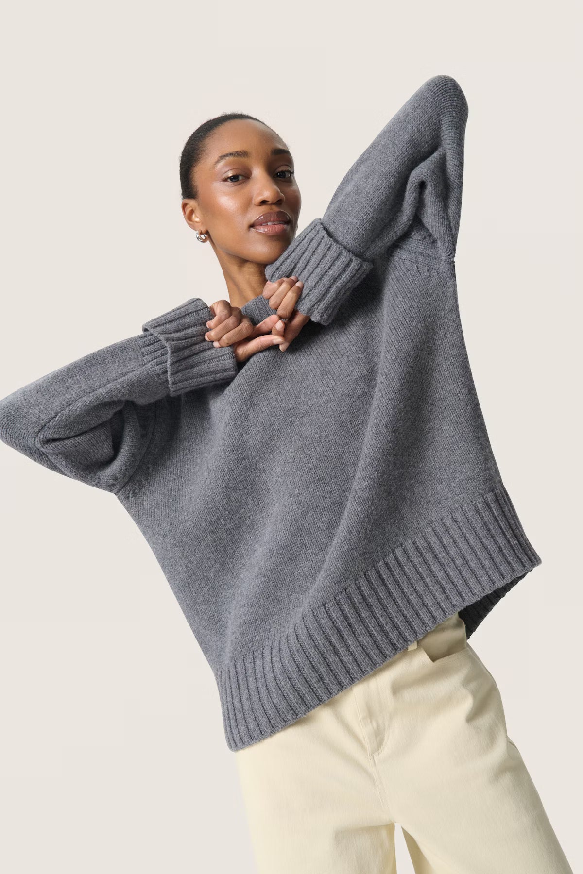 SOAKED IN LUXURY | Pull "Moline" - Gris/Black