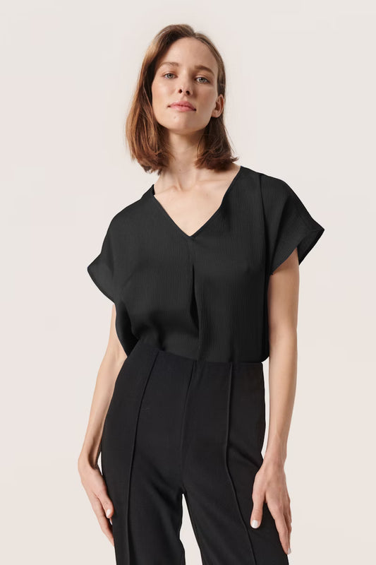 SOAKED IN LUXURY | Chemise manche courte "Ioana Marija" - Noire
