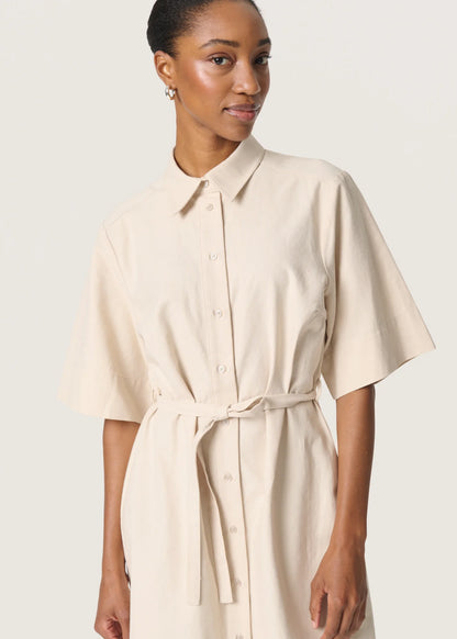 SOAKED IN LUXURY | Robe "LINNENA" - Beige