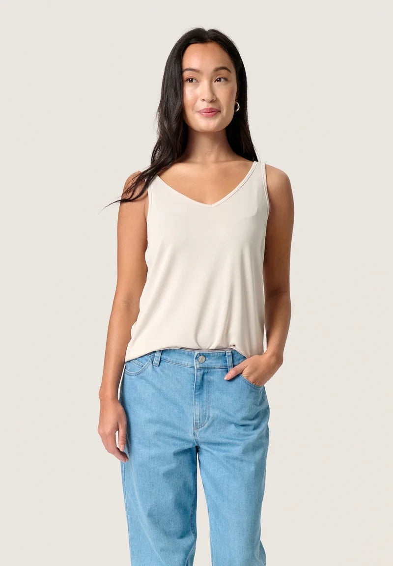 SOAKED IN LUXURY | Camisole "COLUMBINE" - Beige