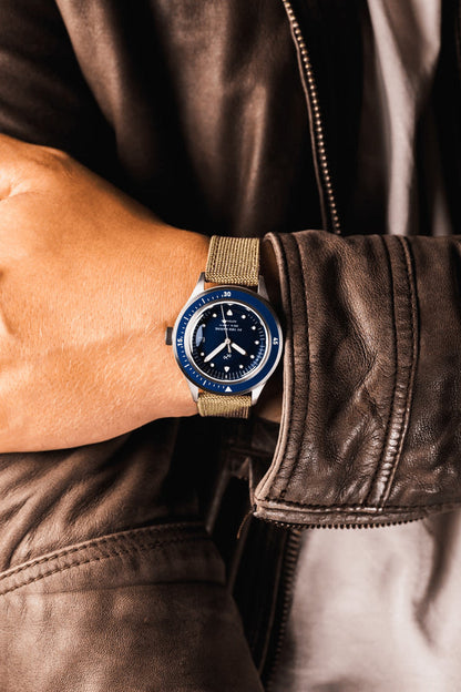 AV86 | Montre en acier ''1956 Marine Automatic'' 41 mm | Acier/Bleu