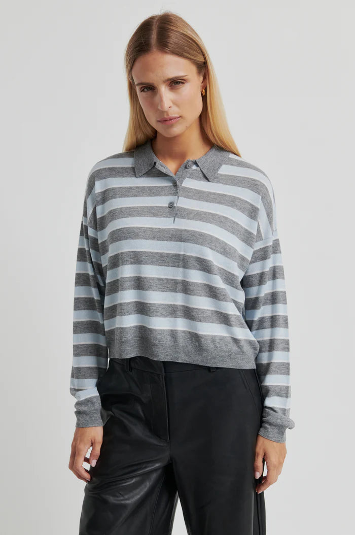 SECOND FEMALE | Pull 'Miley' | Gris & Bleu