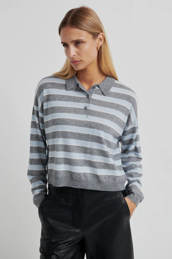 SECOND FEMALE | Pull 'Miley' | Gris & Bleu