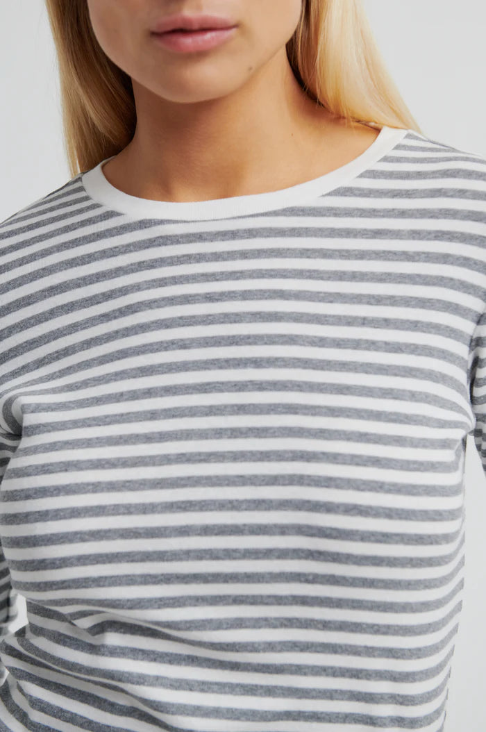 SECOND FEMALE | T-shirt 'Alvida' | Gris & Blanc