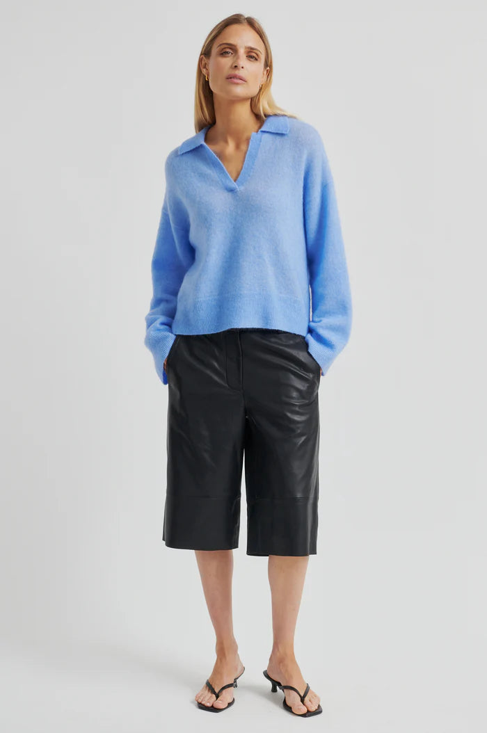 SECOND FEMALE | Pull 'Bruuk' | Bleu