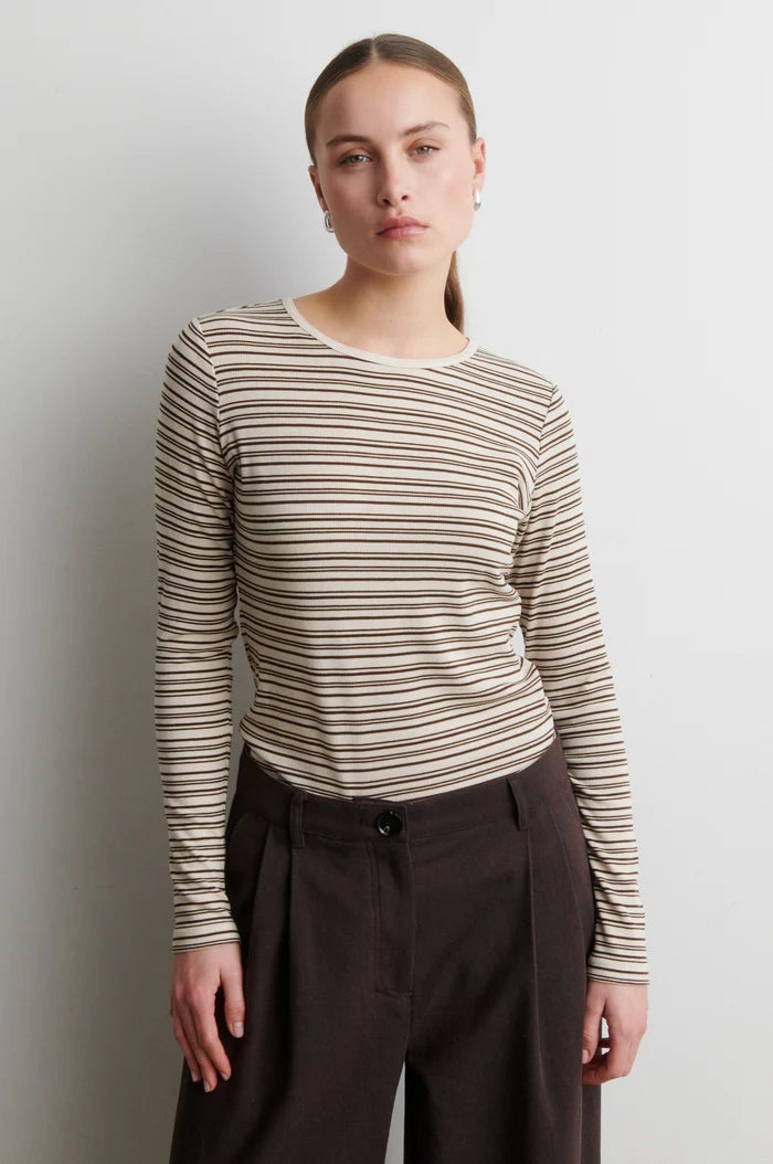 SECOND FEMALE | T-shirt à manches longues rayé ''Flyra'' | Beige à rayures