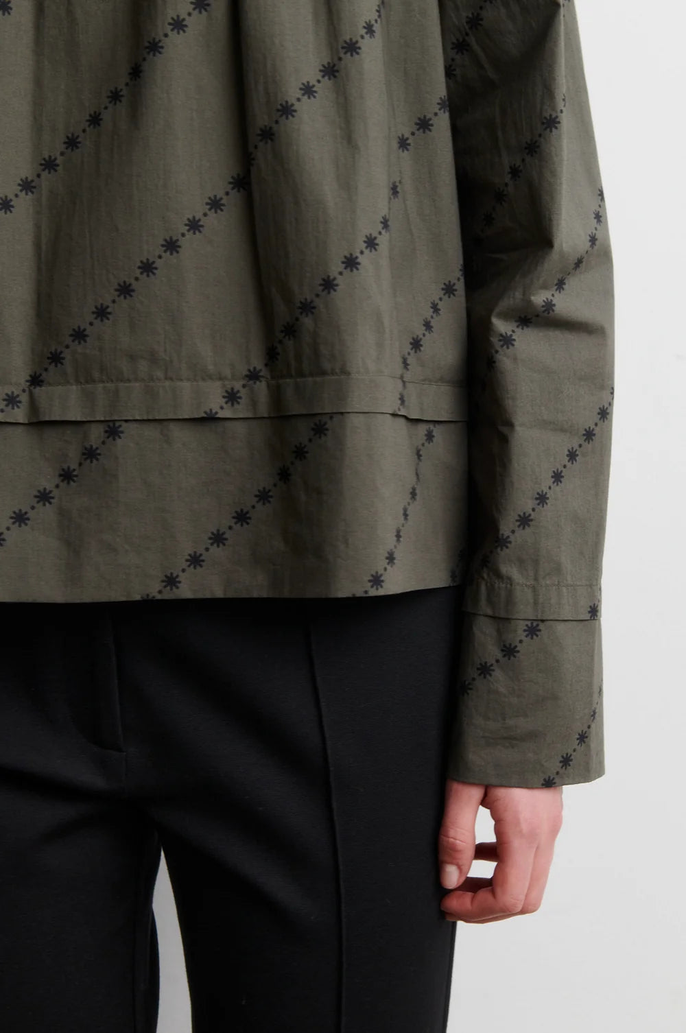 SECOND FEMALE | Blouse à manches longues 'Jasmina' | Noire olive
