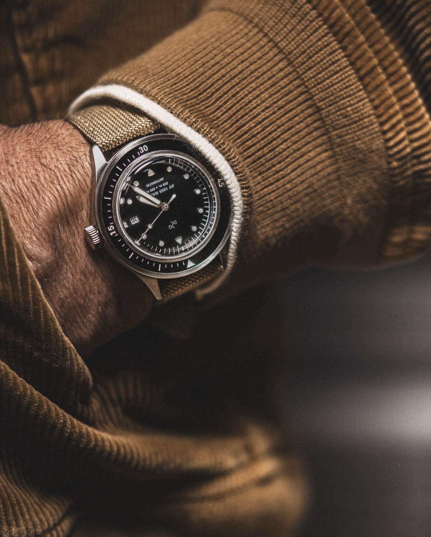 AV86 | Montre ''1956 Marine'' en acier de 41 mm | Acier / Noir