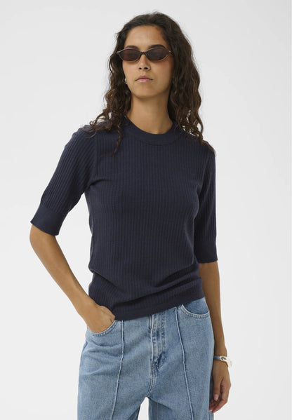 SOAKED IN LUXURY | Chandail 'Spina Tee' | Bleu foncé
