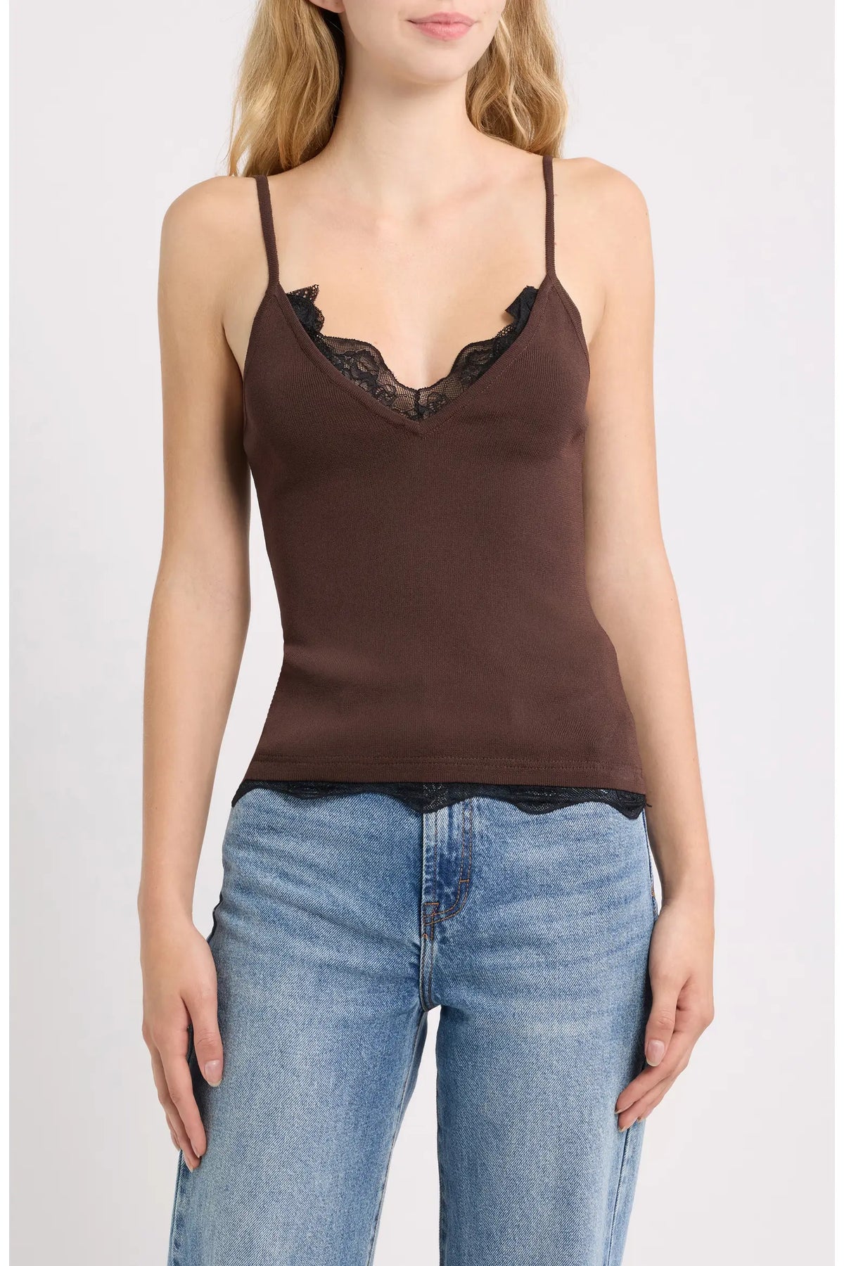 Dèluc | Camisole avec bordure en dentelle 'Television' | Chocolat