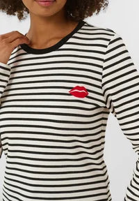 CULTURE | Pull  ''Hunta Kiss'' | Rayures noires et blanches