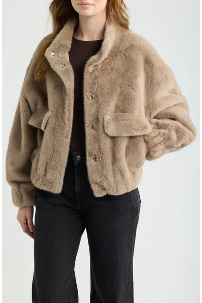Dèluc | Veste en fausse fourrure 'Badet' | Beige Pâle