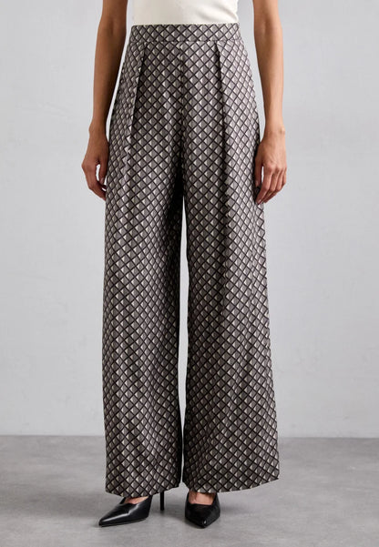 Tiger of Sweden | Pantalon drapé imprimé ''Cora'' - marron foncé/blanc cassé